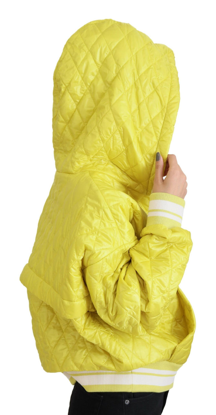Gelbe Nylon Steppjacke mit Kapuze und Pullover