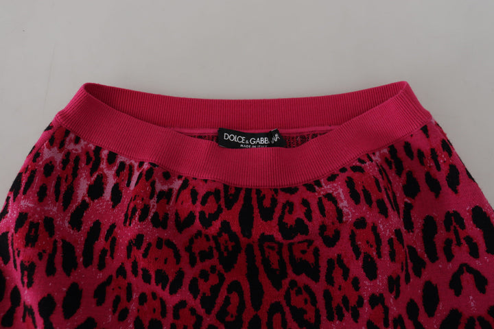 Chic high-waisted pink leopard mini skirt