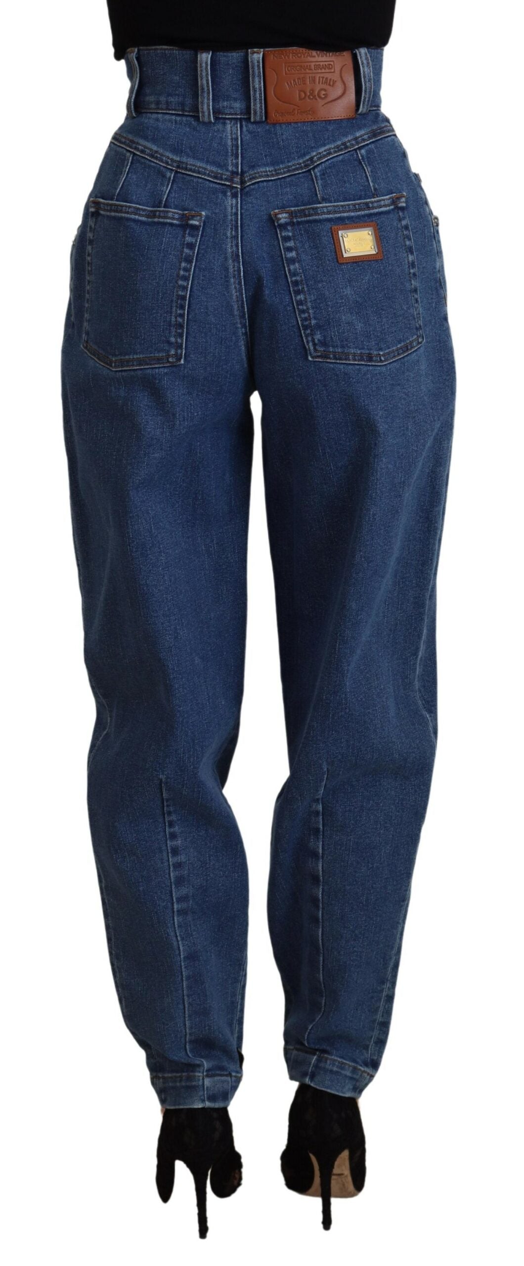 Elegant blue high-waisted jeans