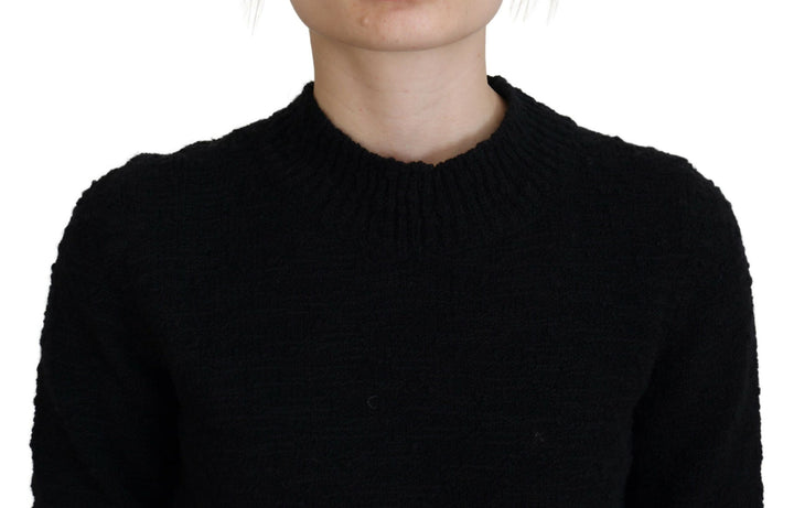 Elegant sweater made of new wool