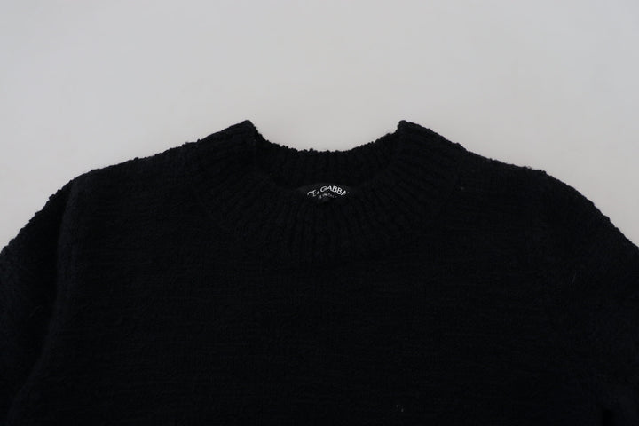 Elegant sweater made of new wool