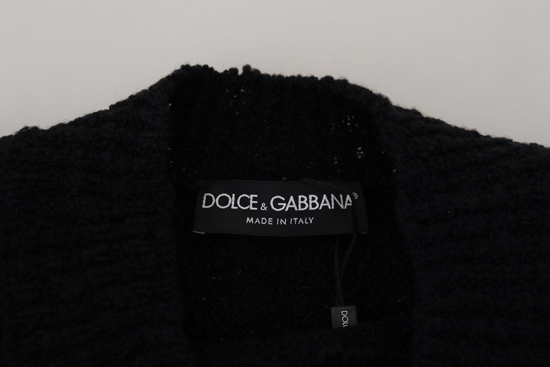 Elegant sweater made of new wool