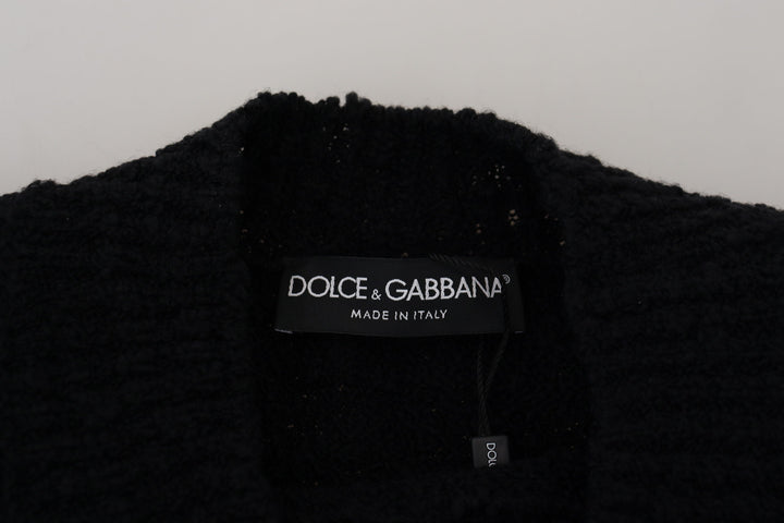 Elegant sweater made of new wool