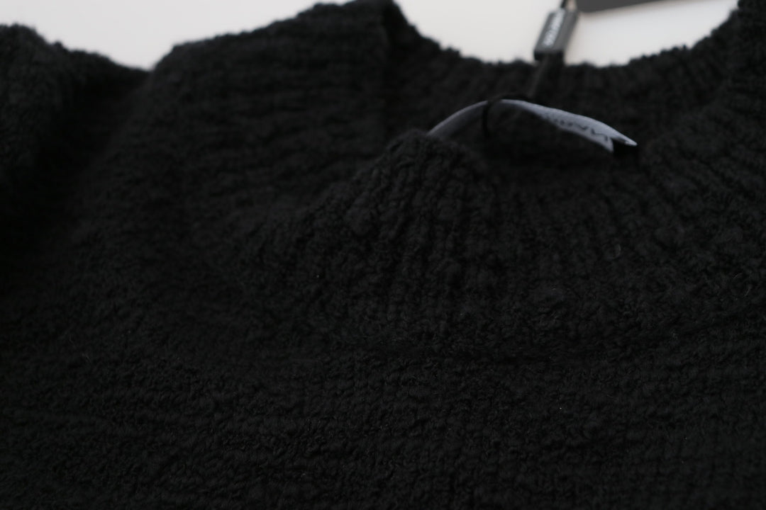 Elegant sweater made of new wool