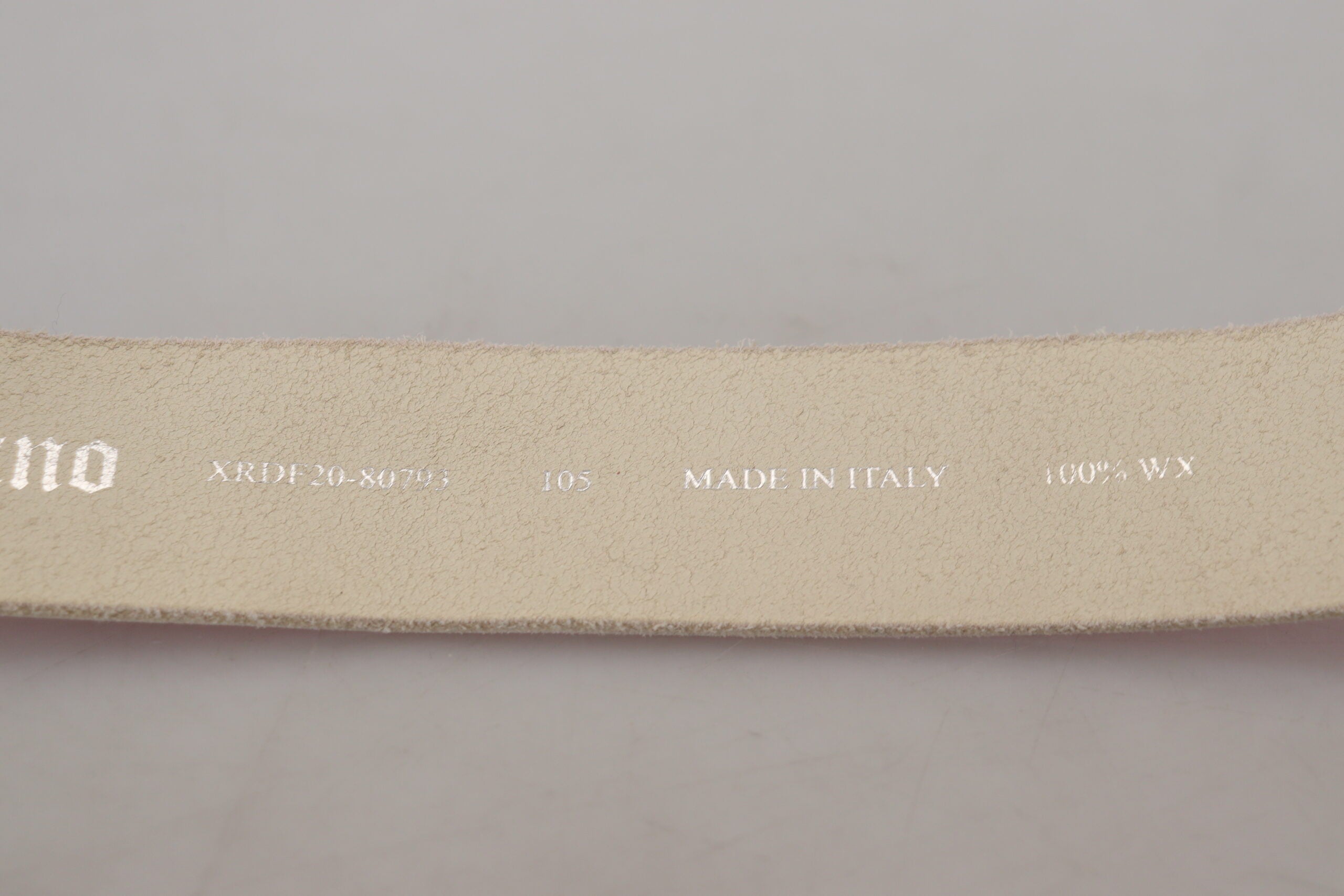 Elegant pink leather fashion belt