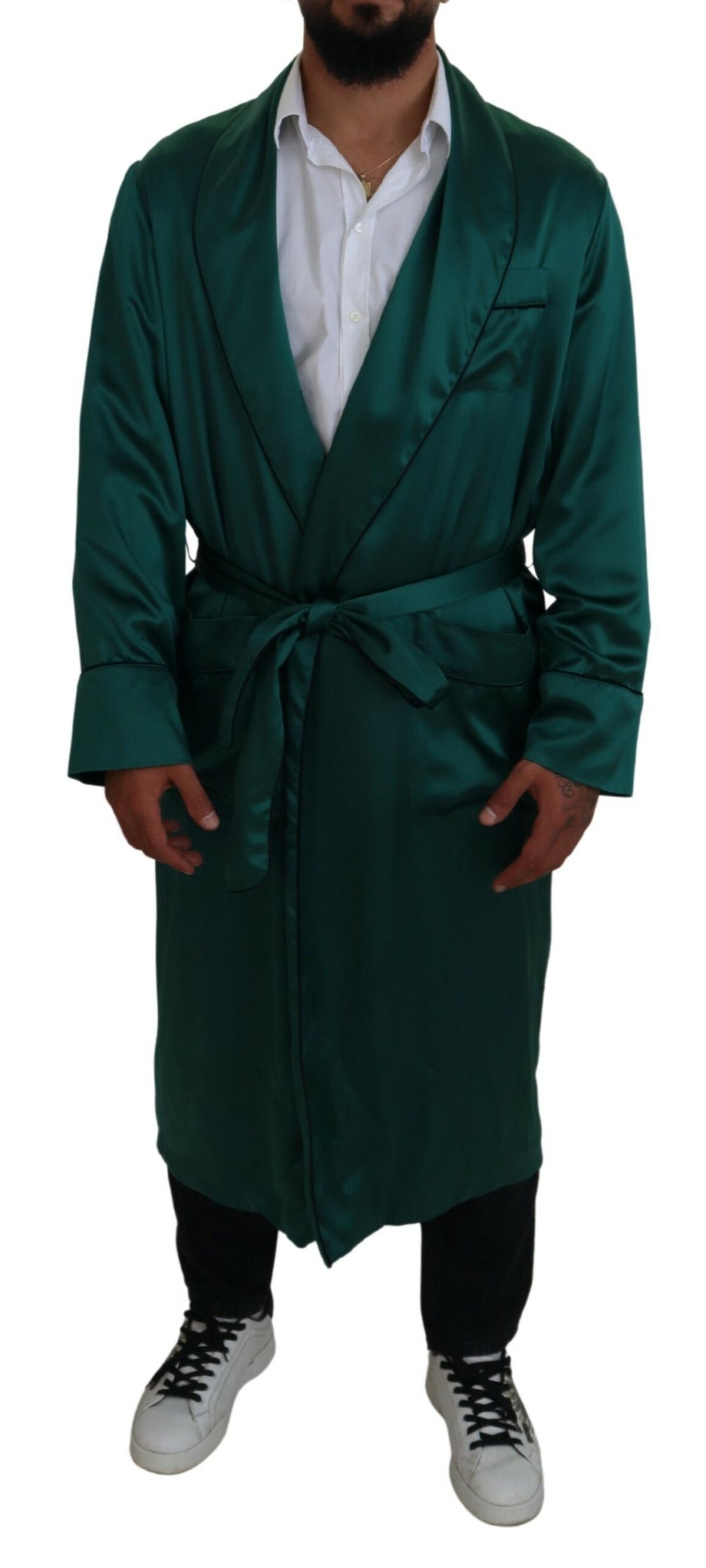Elegant silk coat in rich green