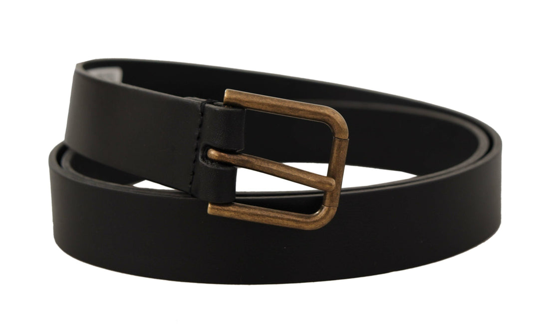 Elegant black leather belt with metal buckle
