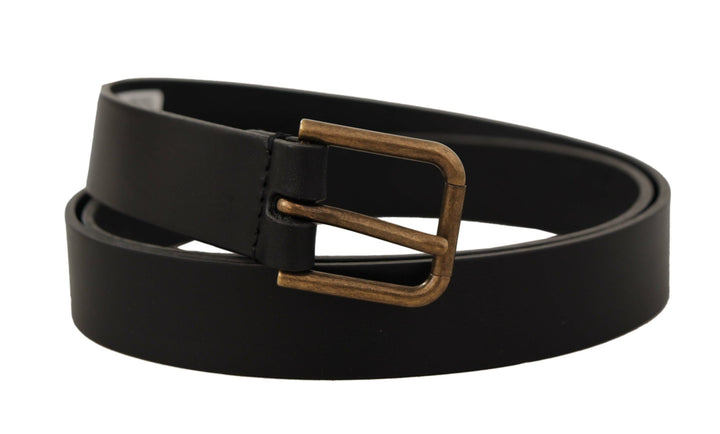 Elegant black leather belt with metal buckle