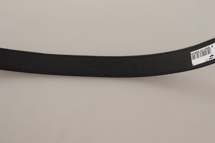 Elegant belt made of black canvas and leather