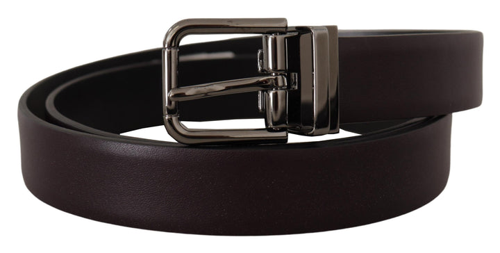 Elegant dark brown leather belt