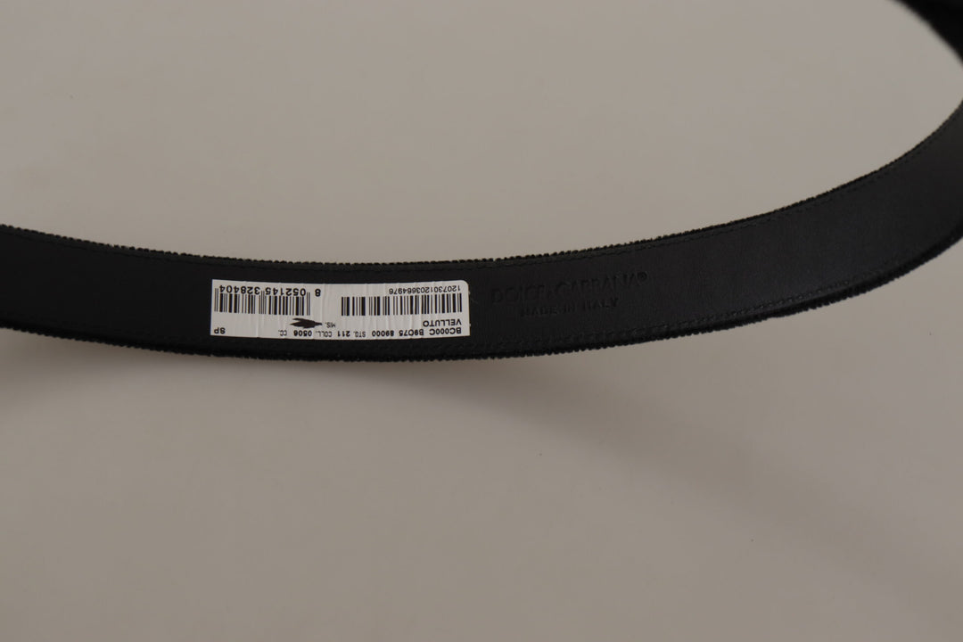 Chic velvet belt elegance