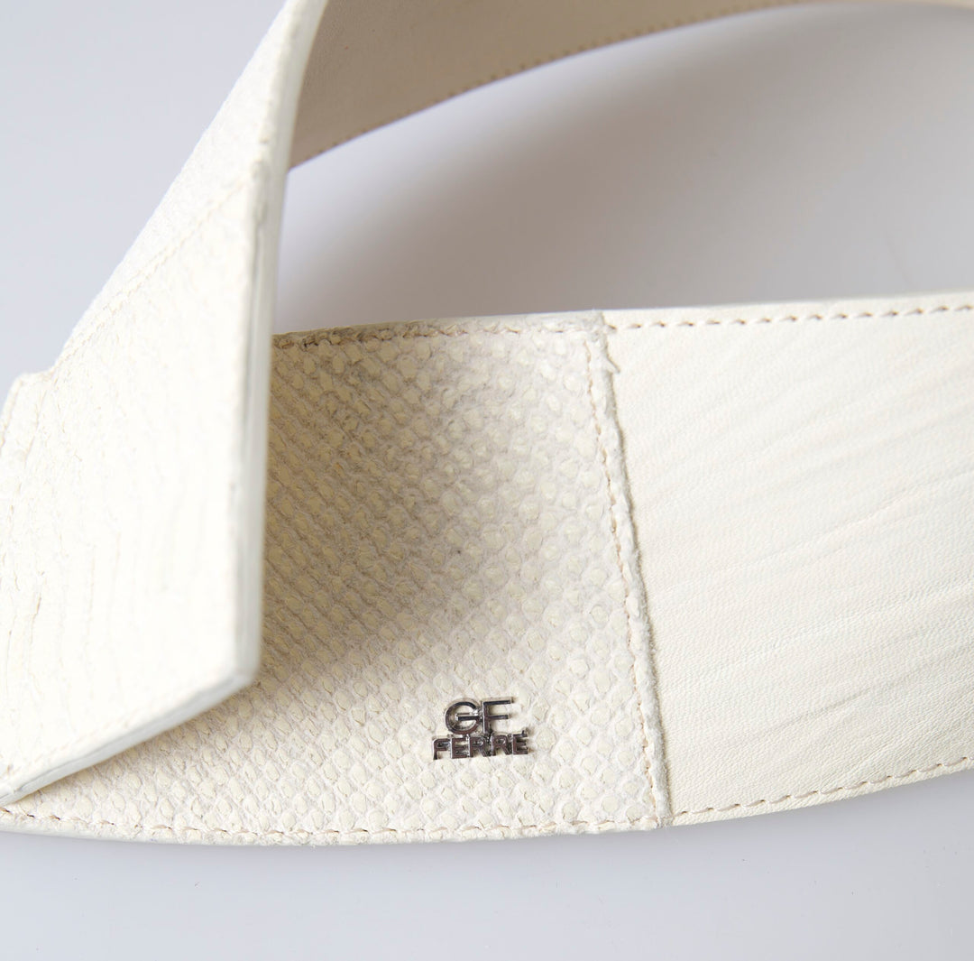 Chic white snap button fashion belt