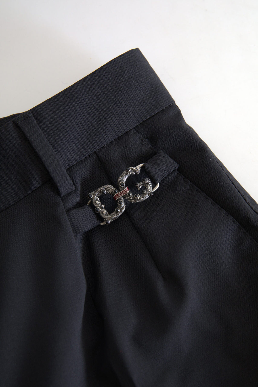 Elegant tailored wool trousers with high waist