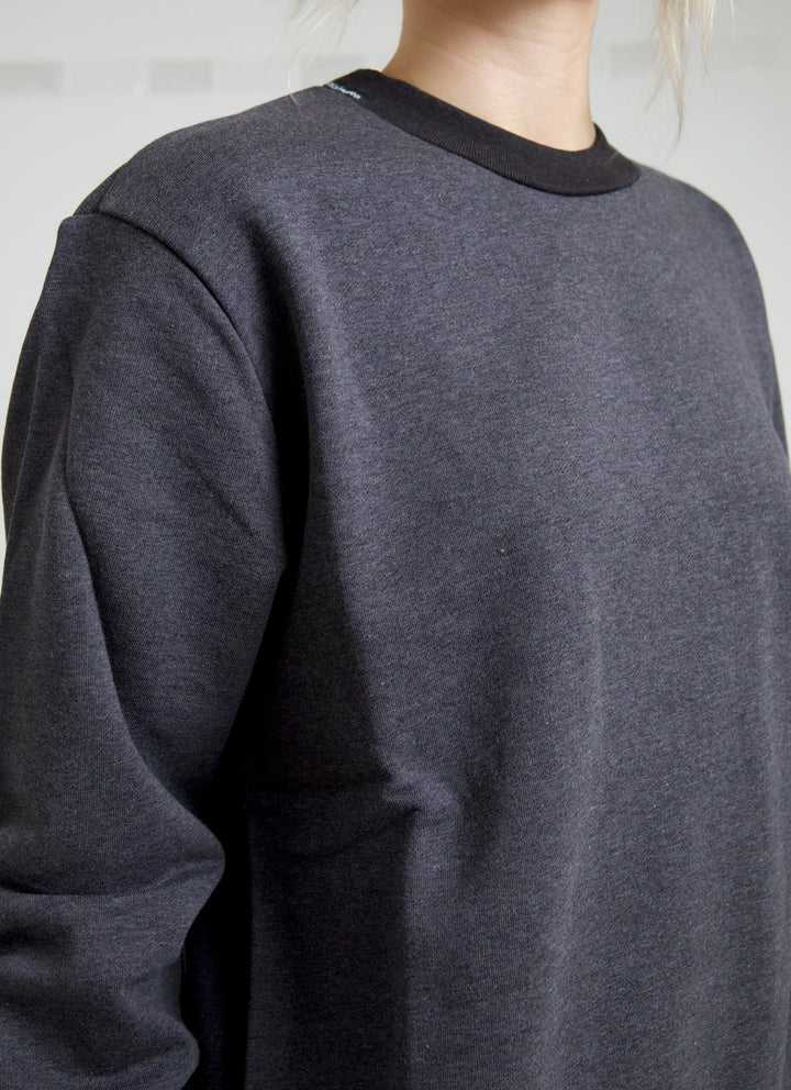 Dunkelgrauer Pullover mit Rundhalsausschnitt aus Baumwolle