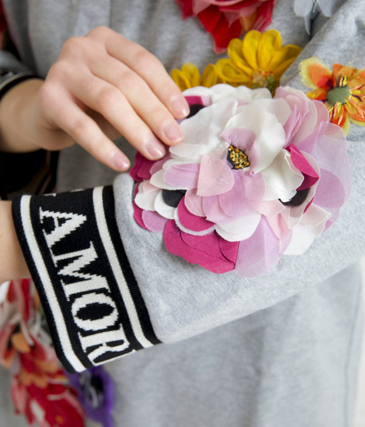 Grauer DG Amore Queen Pullover mit Blumenmuster
