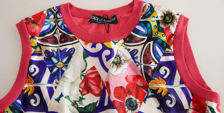 Elegant round-neck top made from a cashmere-silk blend