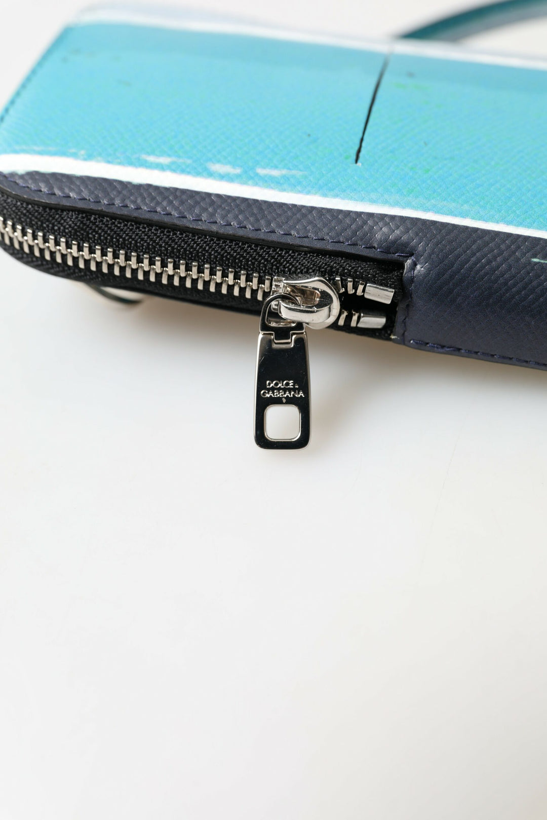 Elegant leather crossbody phone bag in blue &amp; white