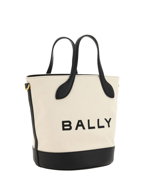 Elegant monogram bucket bag in black &amp; white