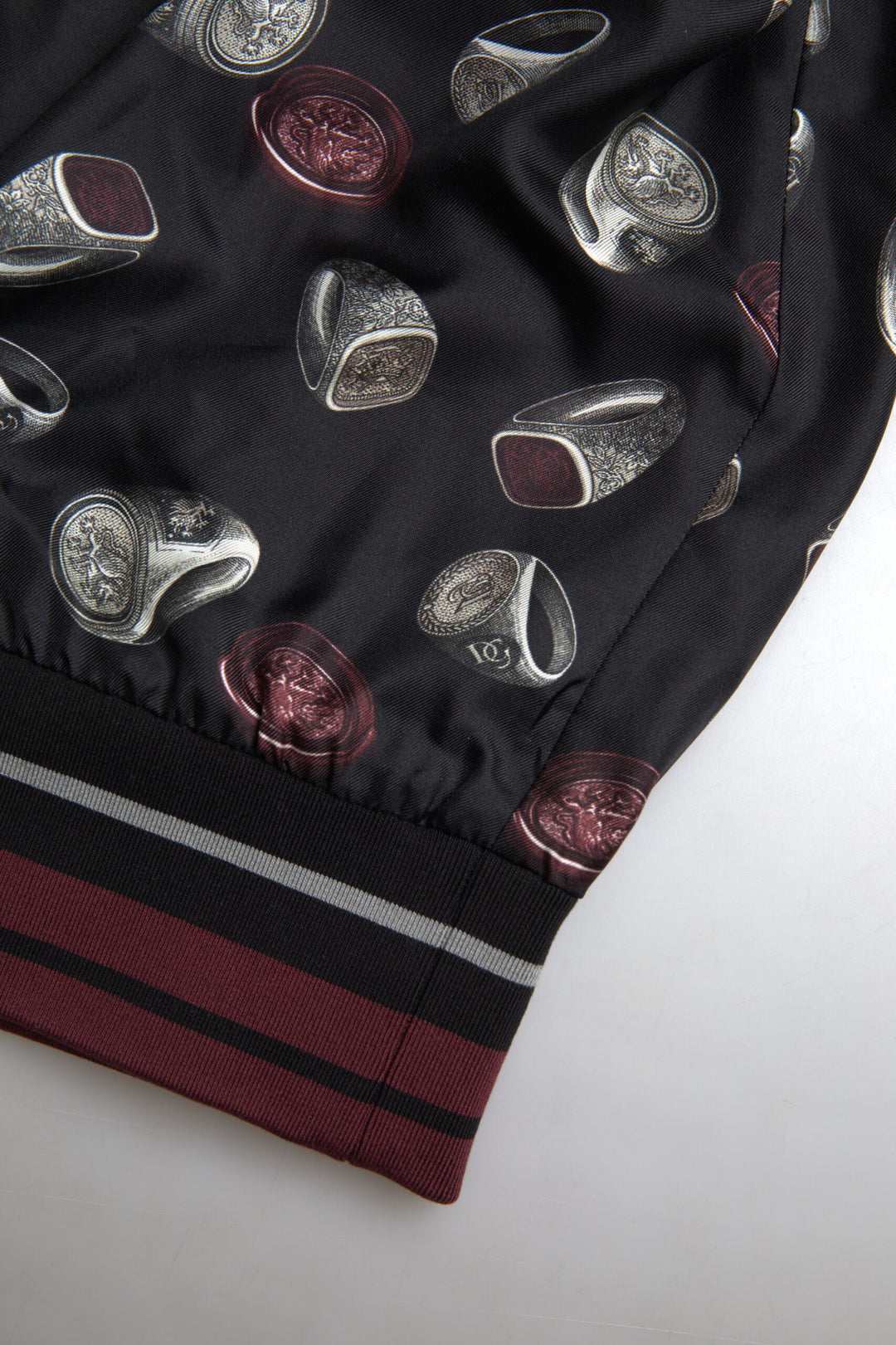 Elegant round-neck silk sweater - Black Multicolor