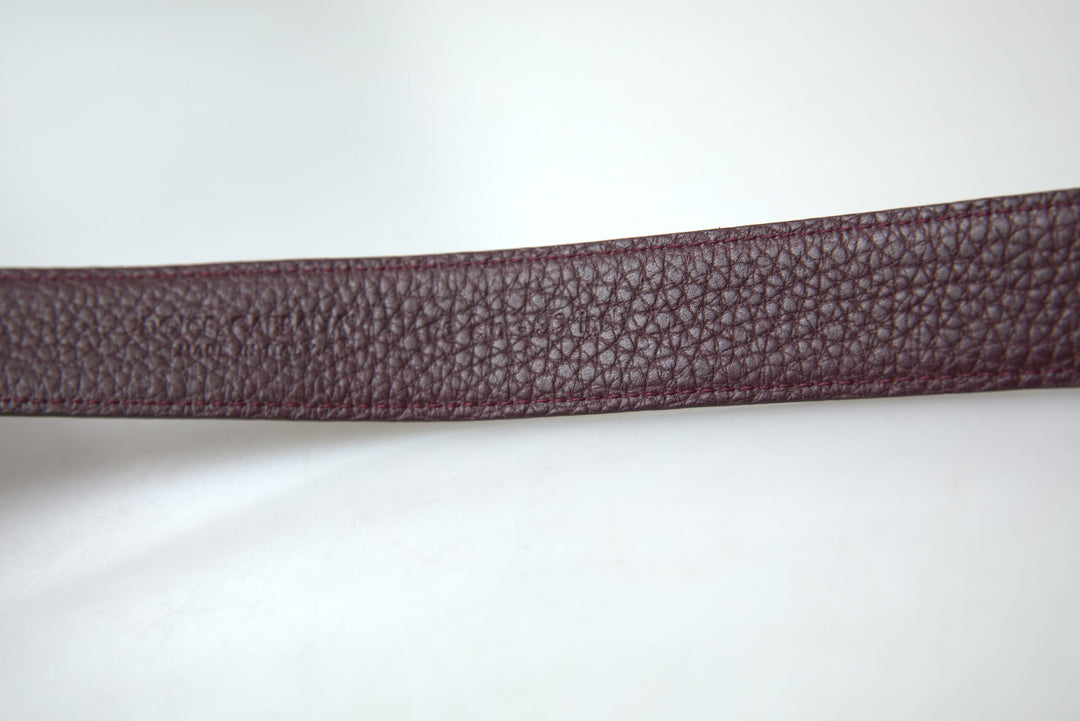 Elegant brown leather belt with metal buckle