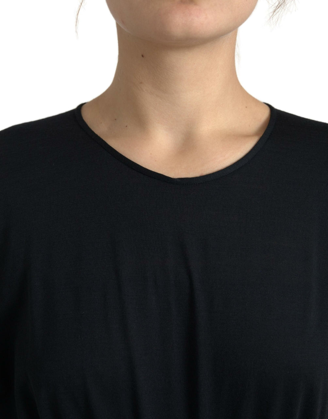 Schwarzes Wickelkleid aus Wolle Midikleid