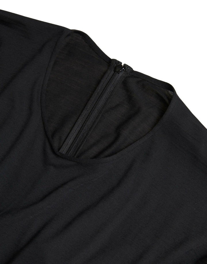 Schwarzes Wickelkleid aus Wolle Midikleid