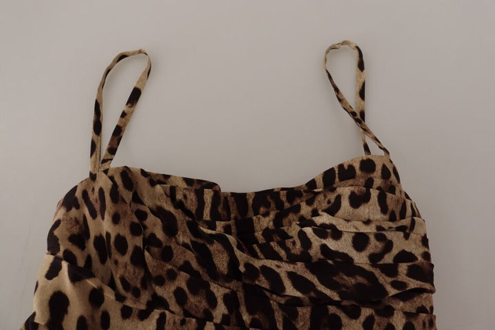 Braunes Midikleid mit Leopardenmuster und Rüschen