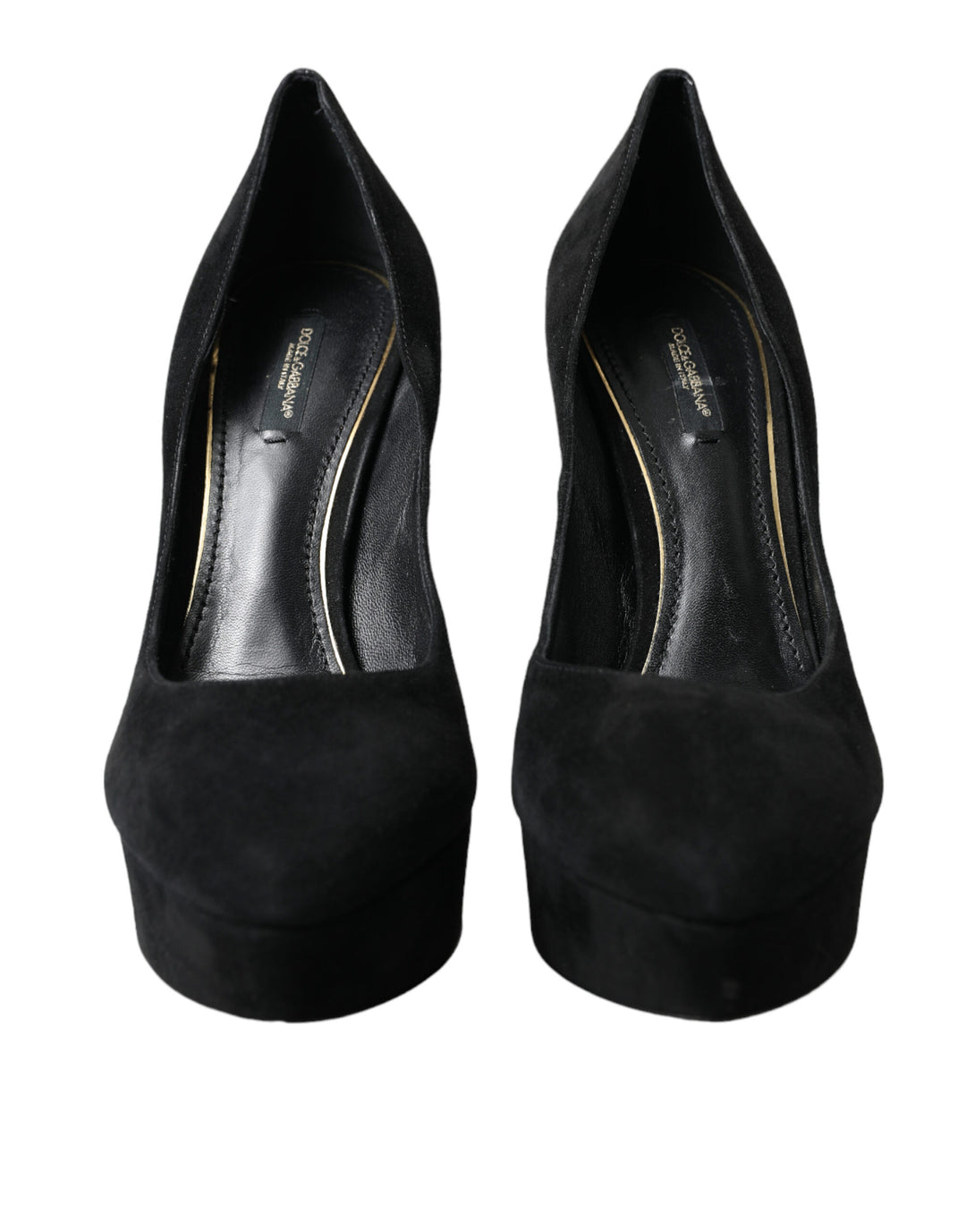 Black suede pumps with heel refinement