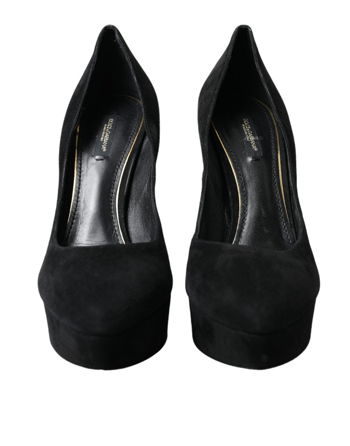 Black suede pumps with heel refinement
