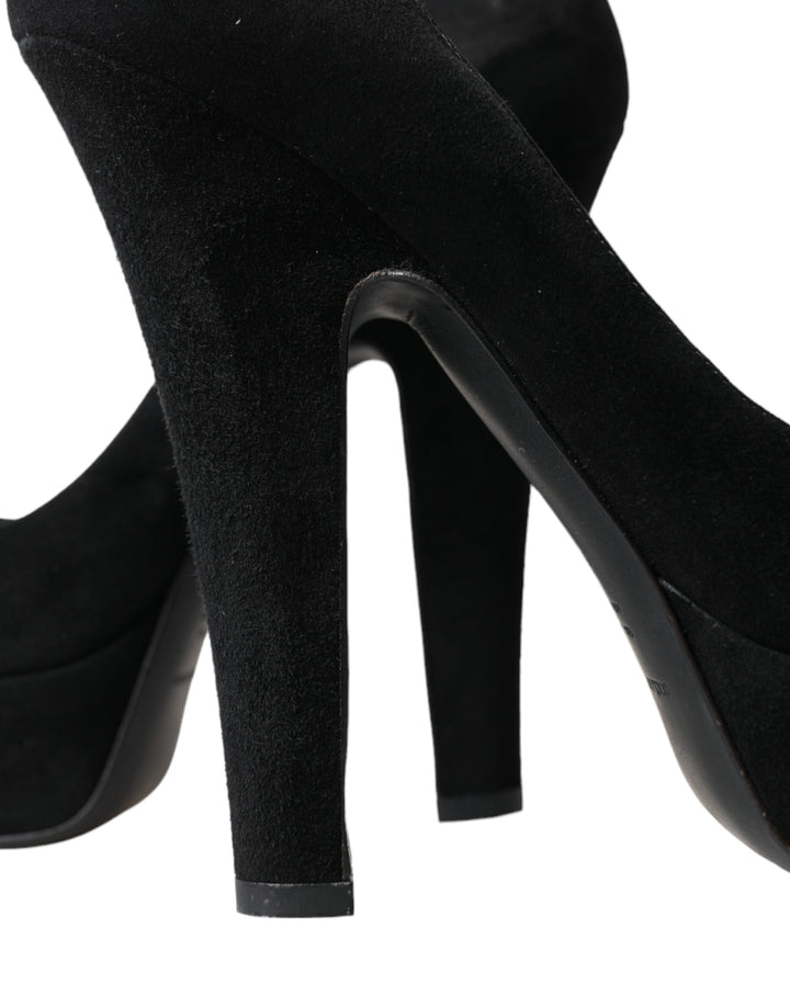Black suede pumps with heel refinement
