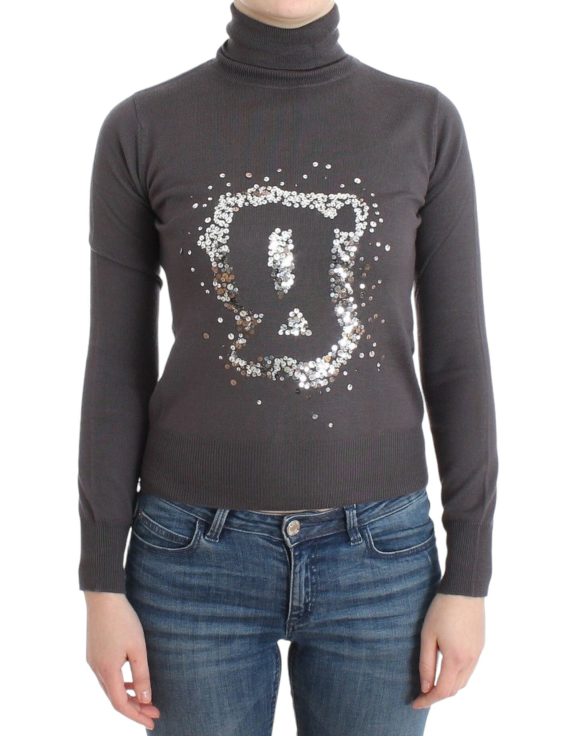 Elegant turtleneck sweater made of virgin wool
