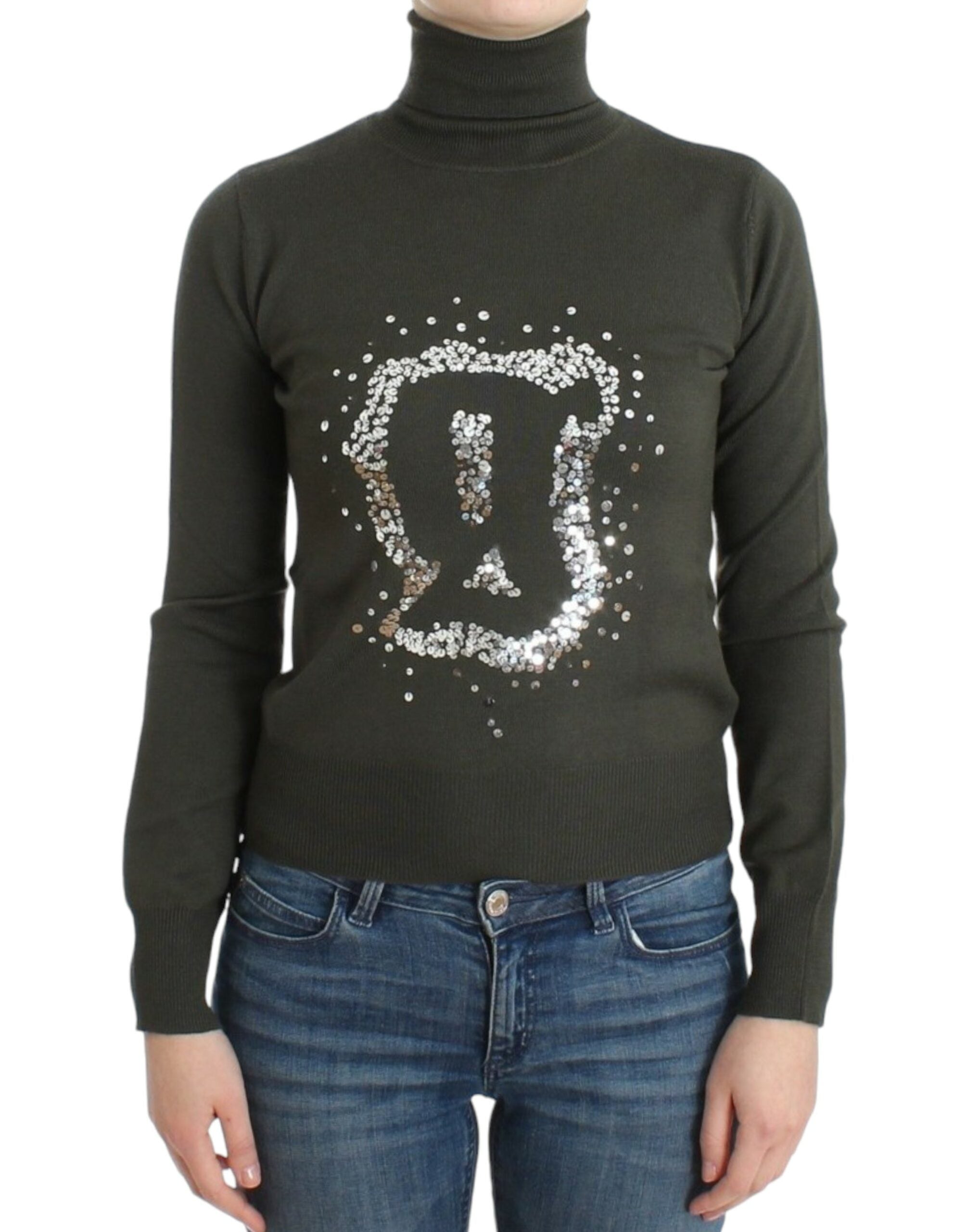 Chic green turtleneck sweater made of virgin wool