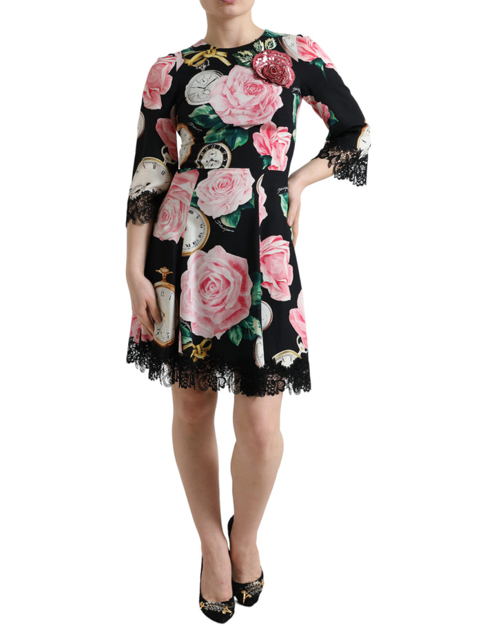 Schwarzes Kleid mit floraler Verzierung aus Spitze in A-Linie