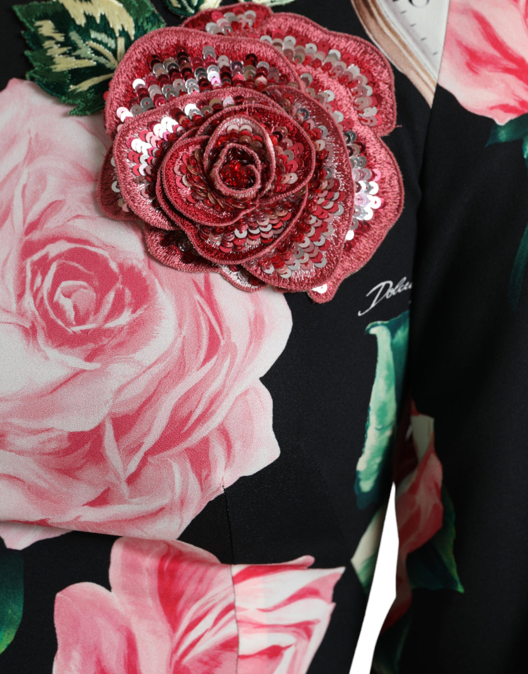 Schwarzes Kleid mit floraler Verzierung aus Spitze in A-Linie