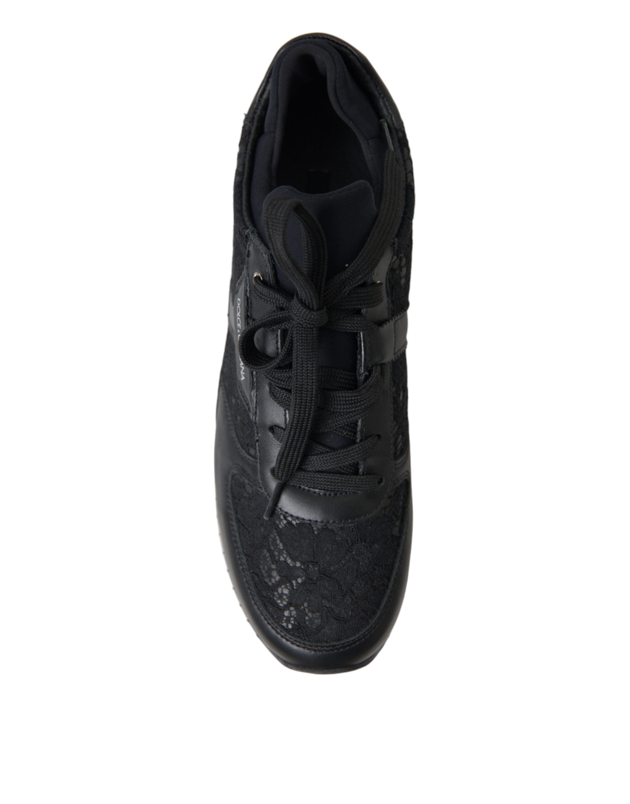 Elegant black classic sneakers