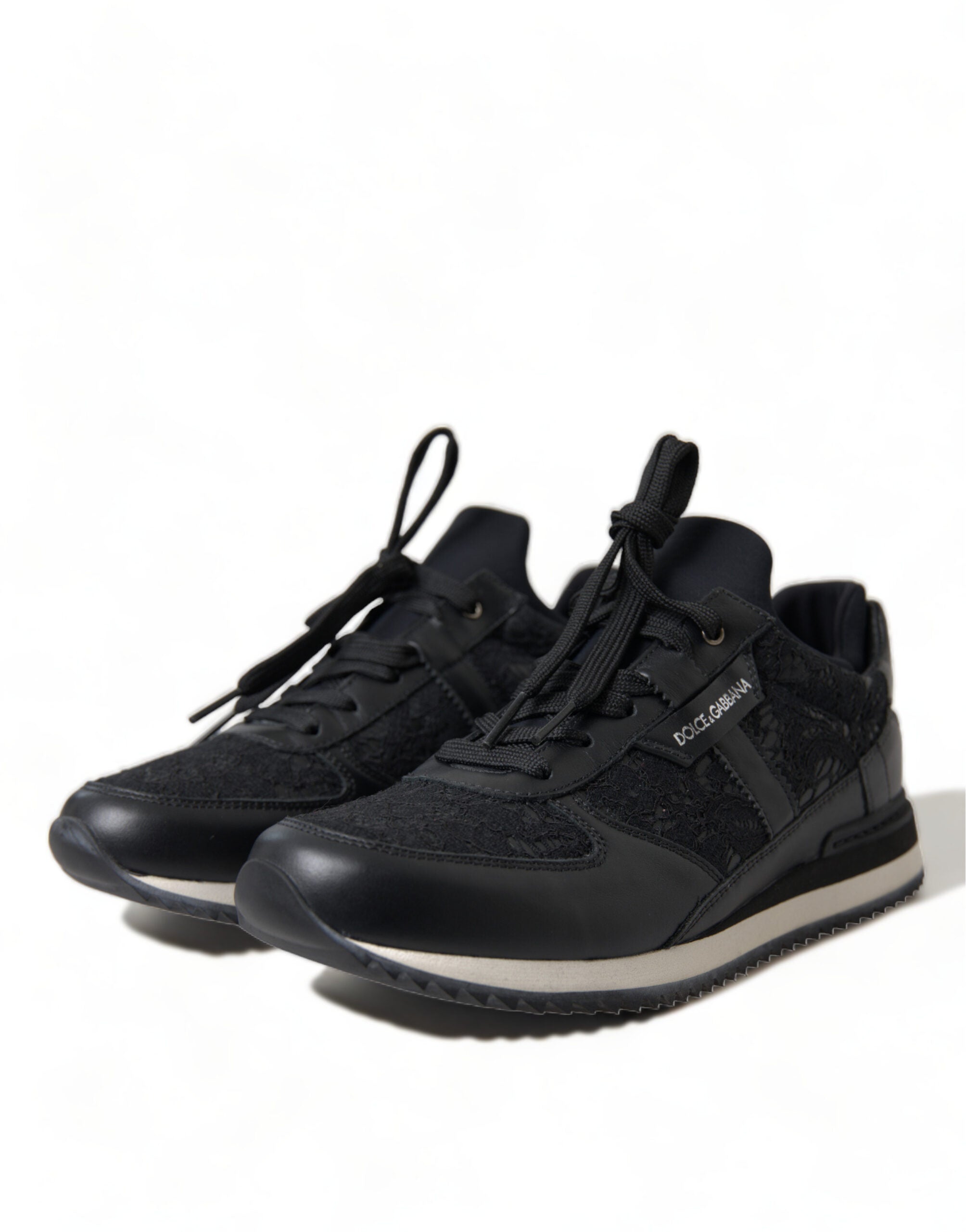Elegant black classic sneakers