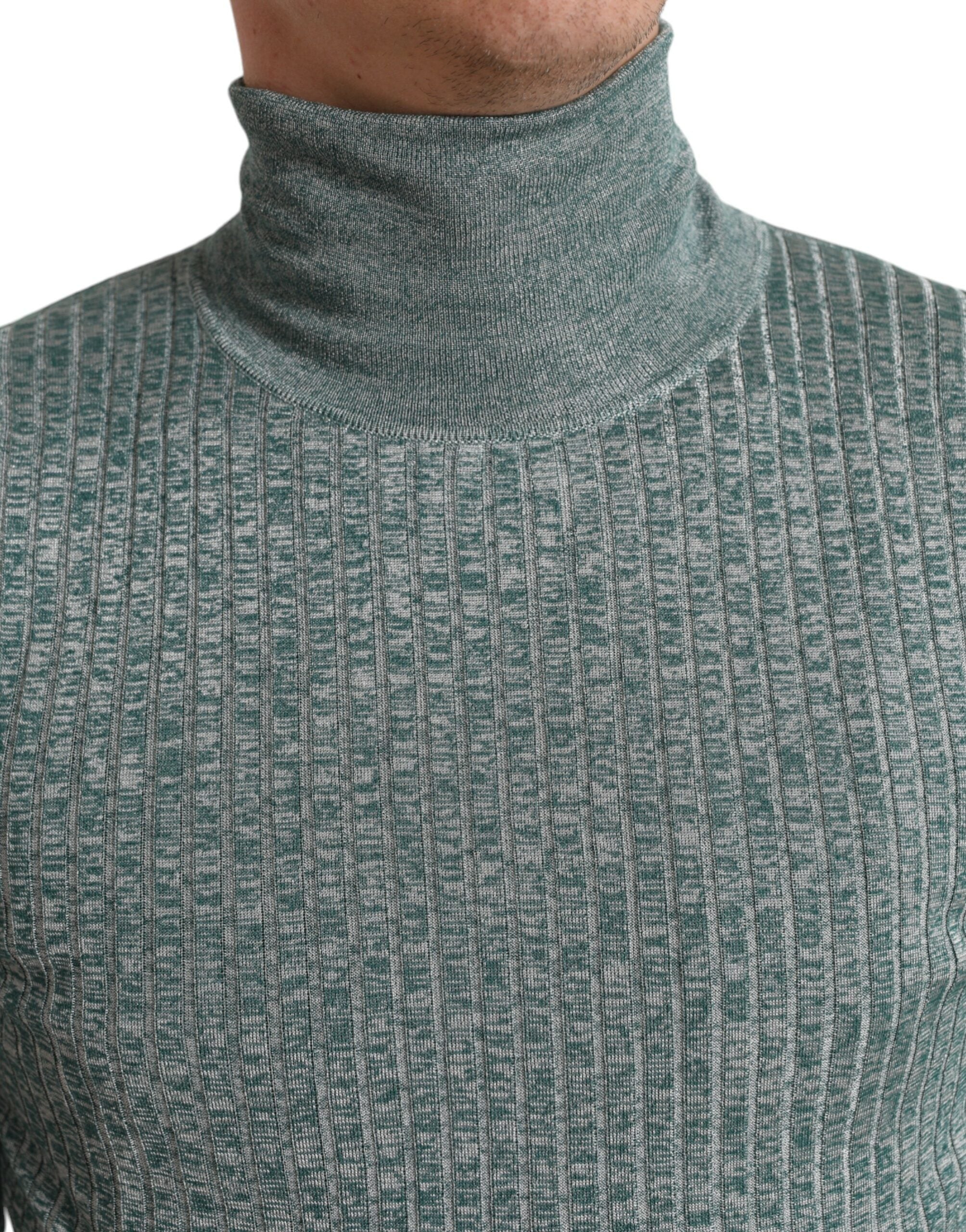 Elegant green turtleneck sweater