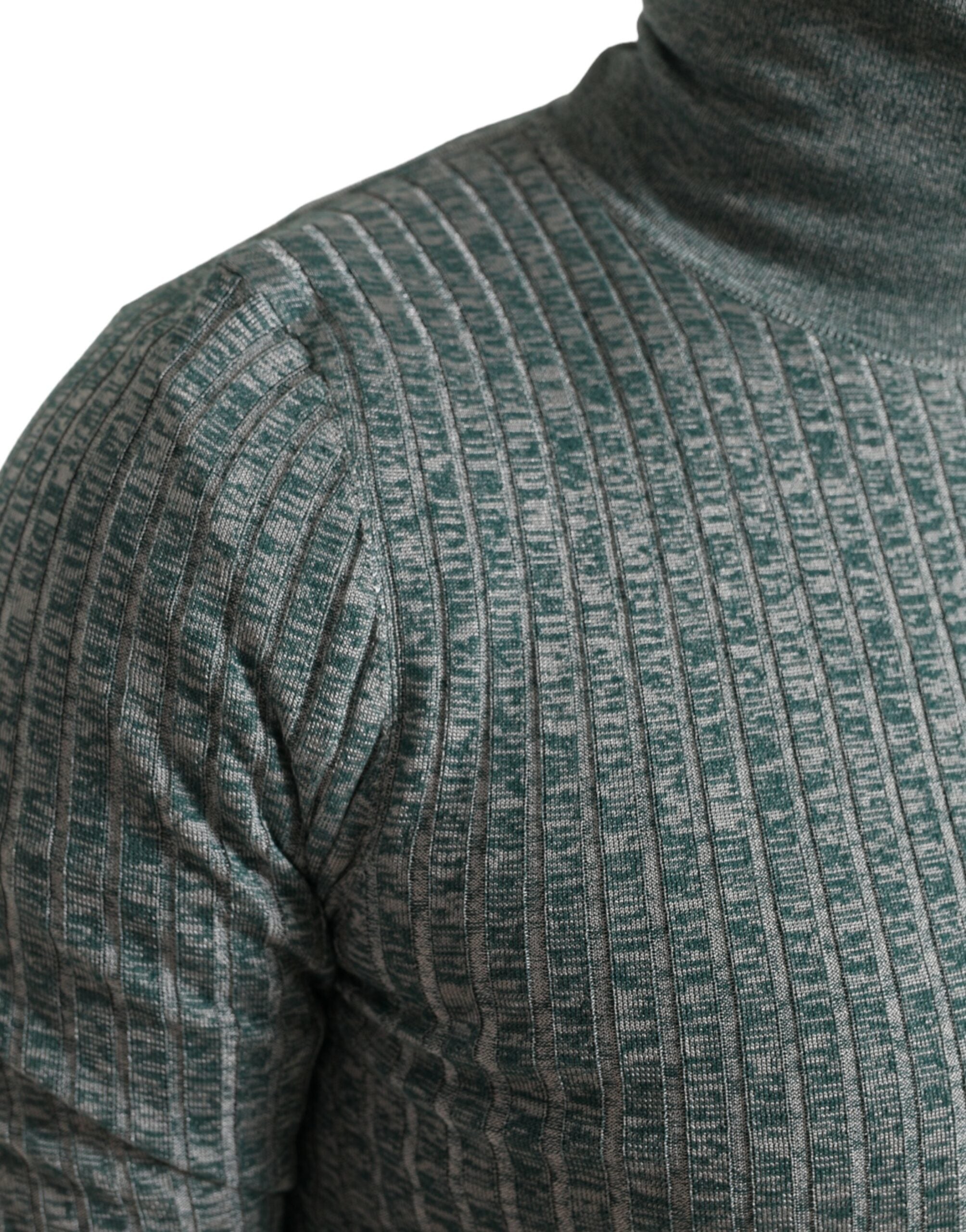Elegant green turtleneck sweater