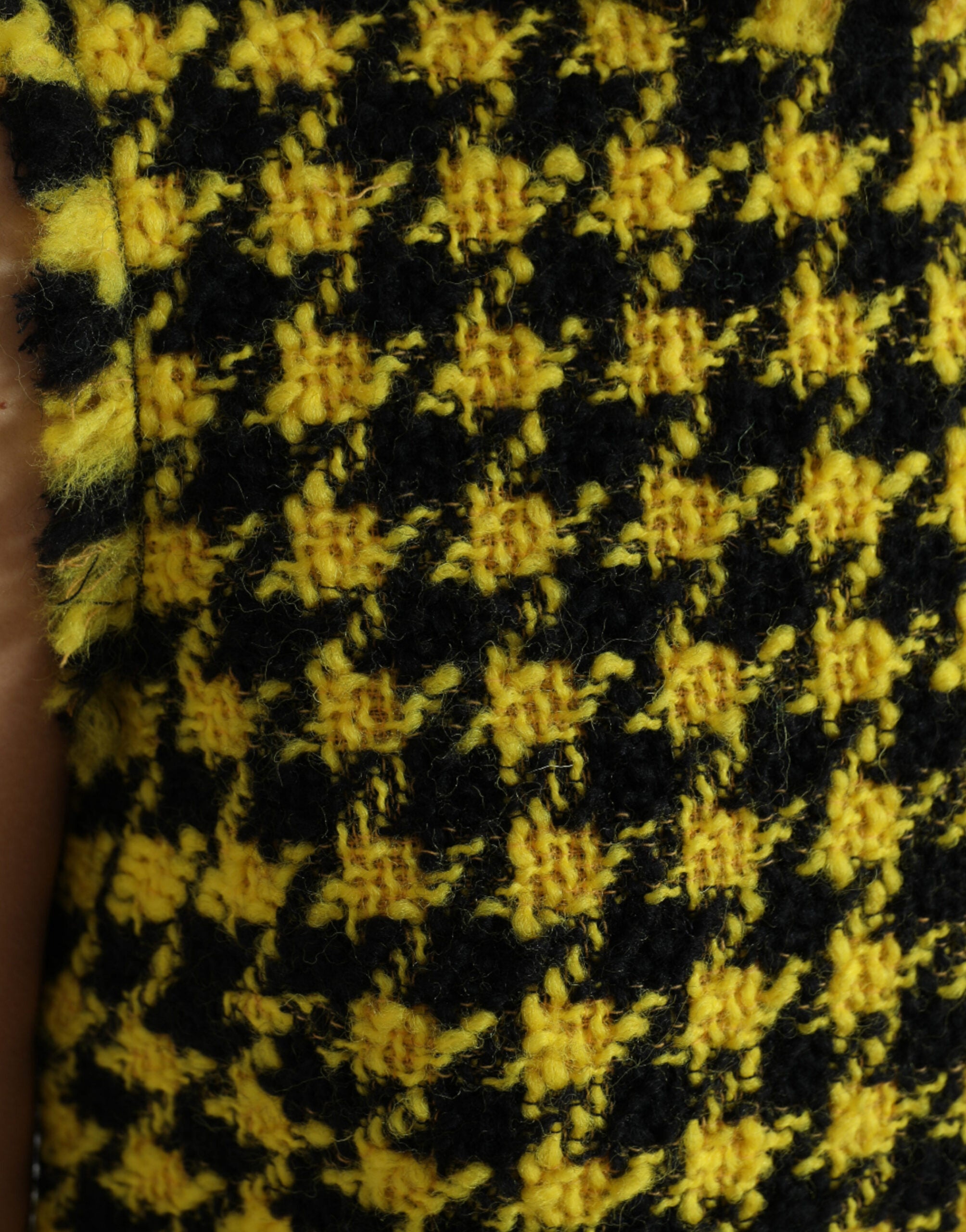Yellow houndstooth miniskirt with knit chic