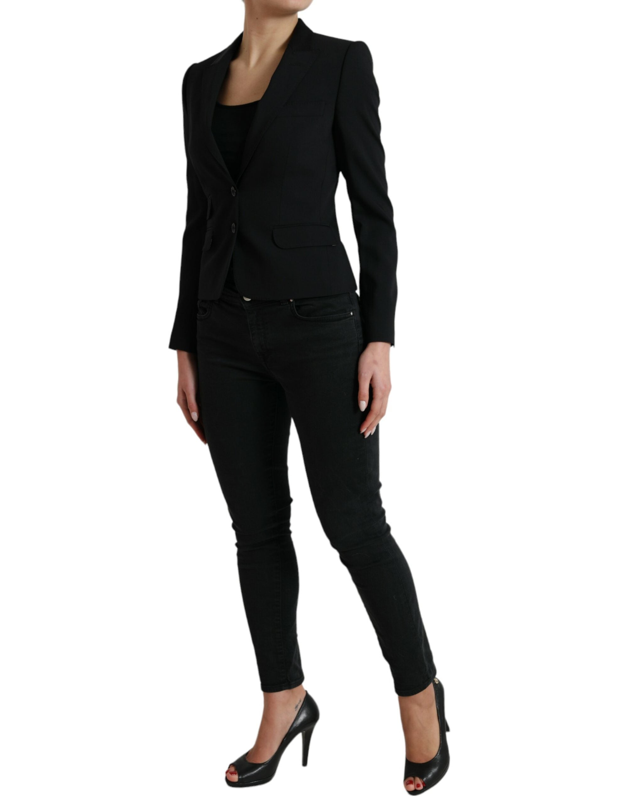 Chic blazer with peak lapels made of wool blend