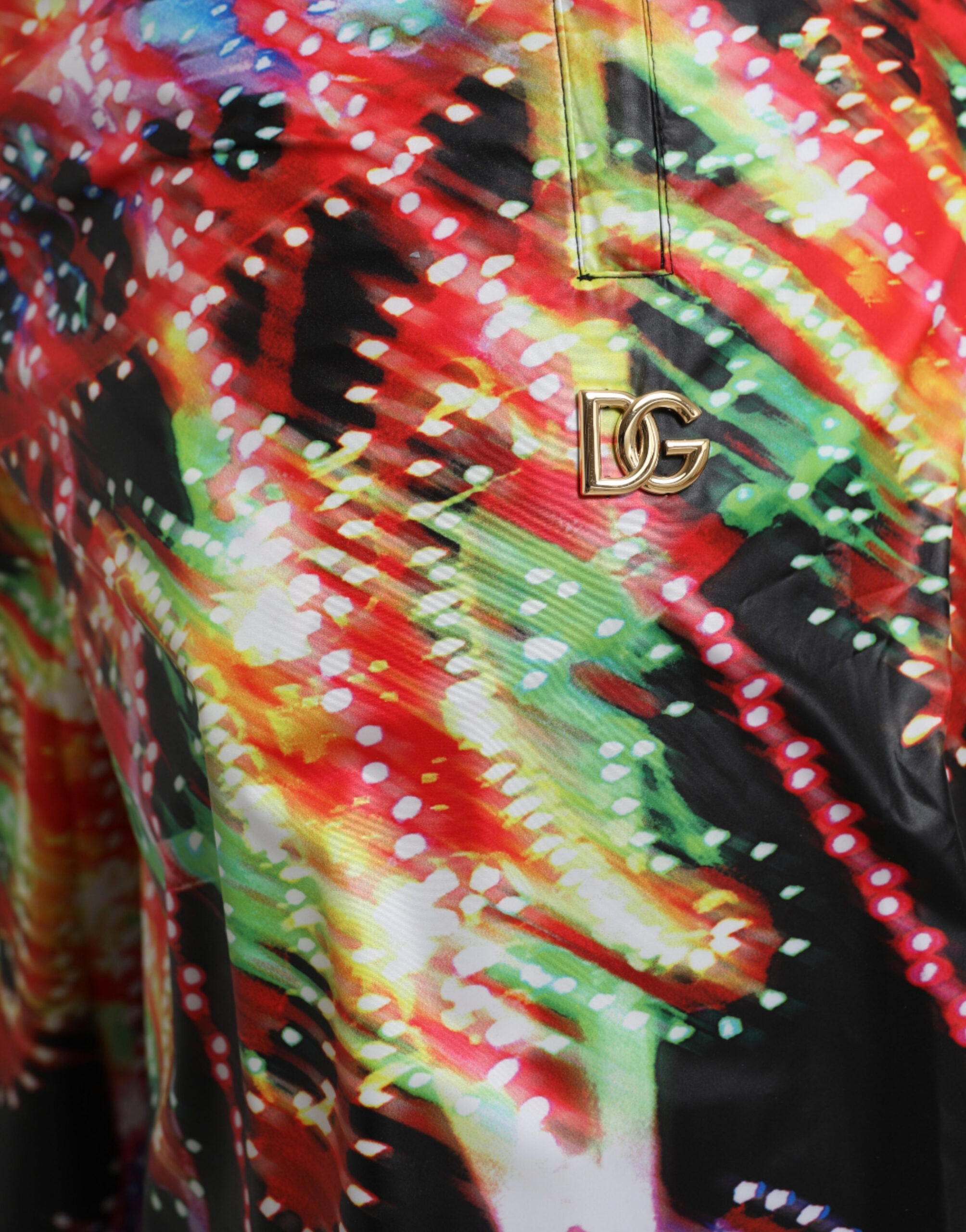 Elegant Bermuda shorts with luminous print