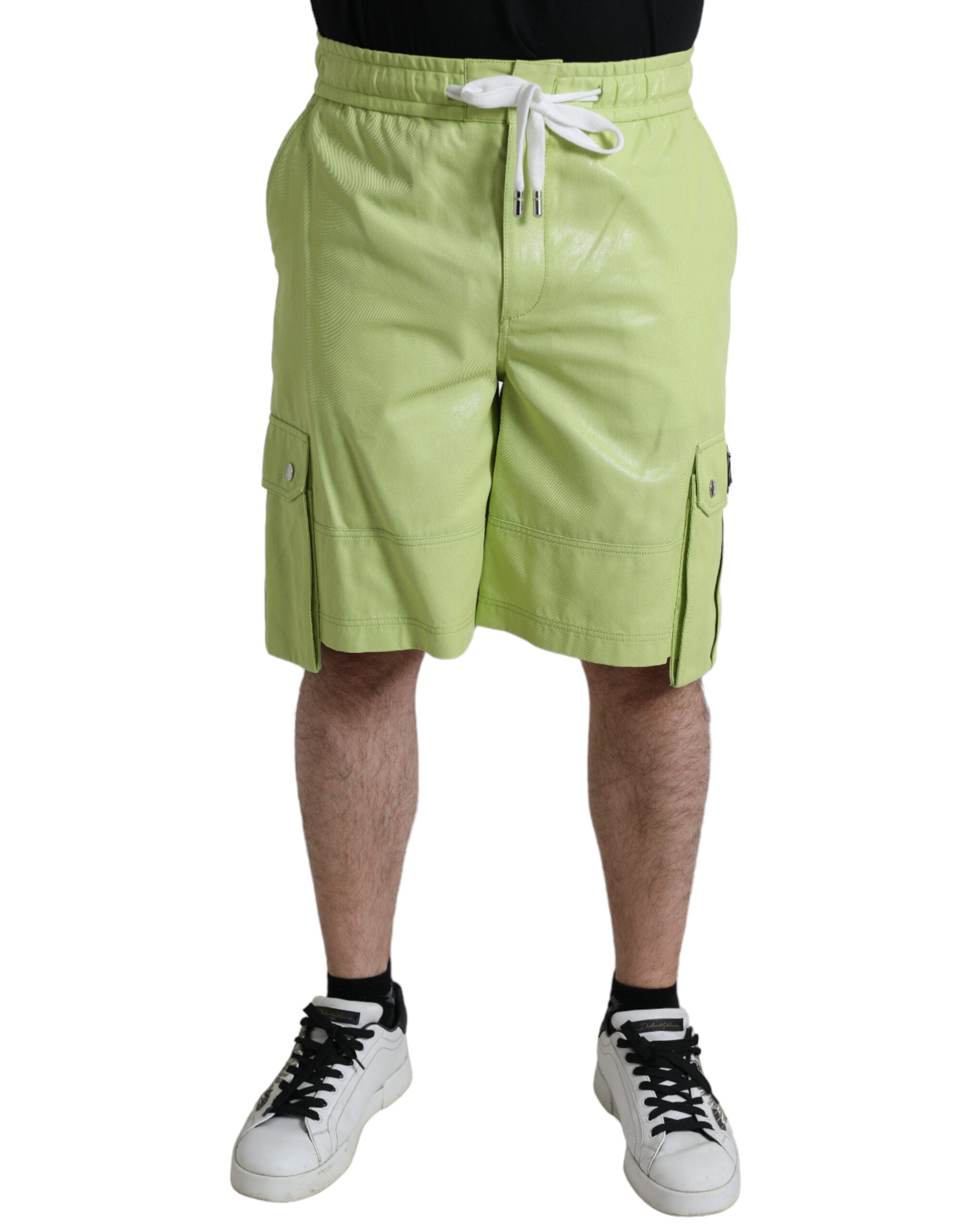 Chic cotton Bermuda shorts in light green
