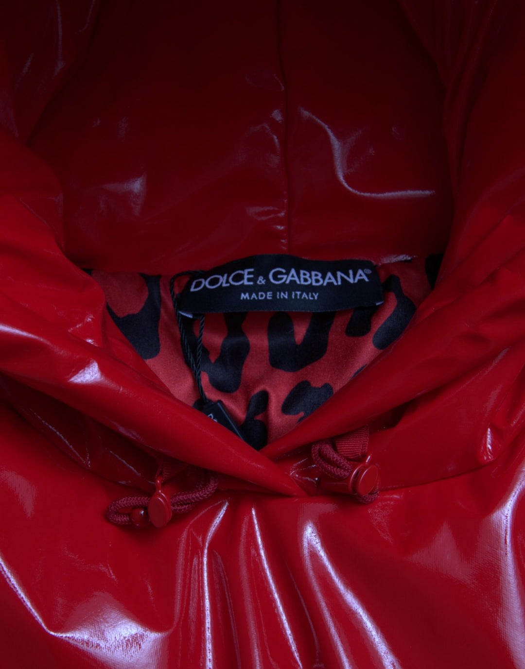 Chic shiny red short jacket