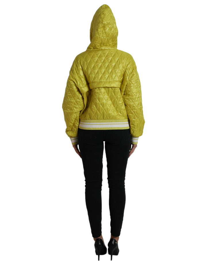 Gelbe Nylon Steppjacke mit Kapuze und Pullover