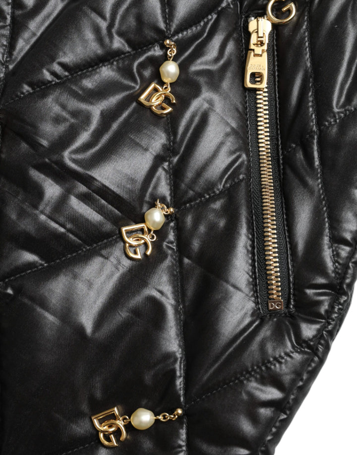 Elegant high-waisted shorts with embellishments