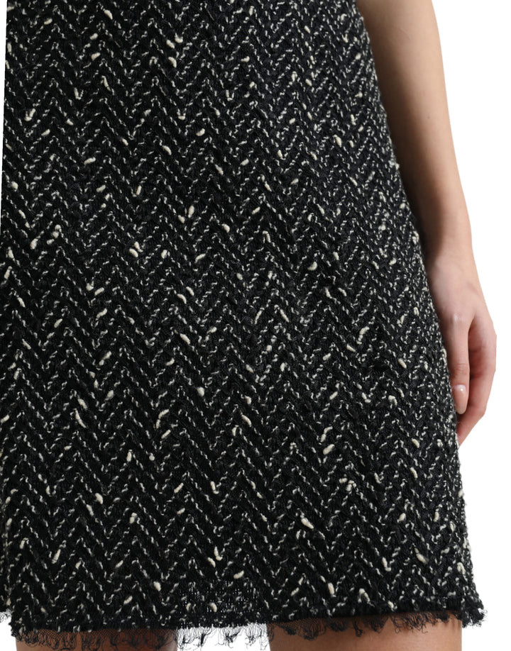 Elegant high-waisted tweed mini skirt
