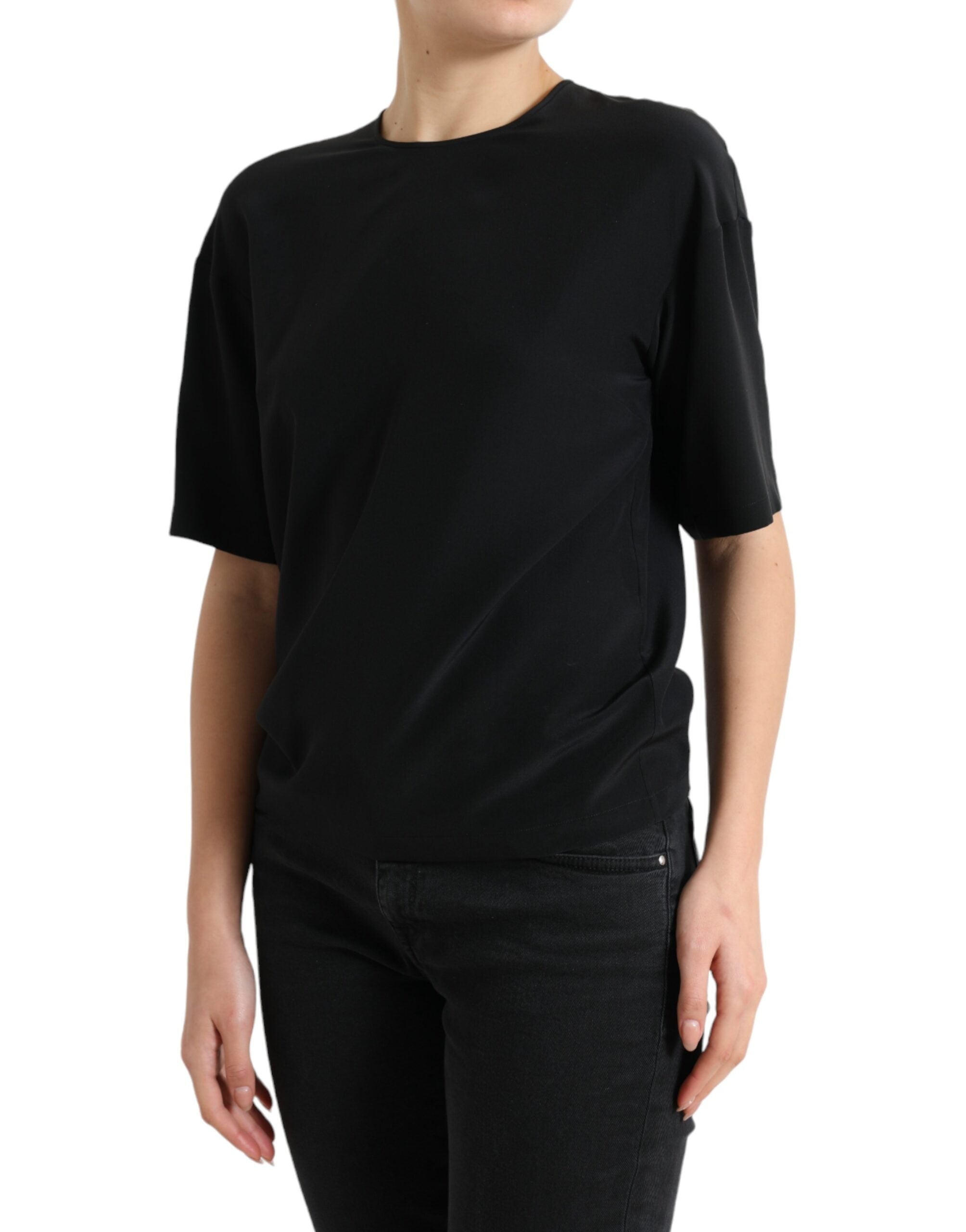 Elegant round-neck blouse made of silk blend
