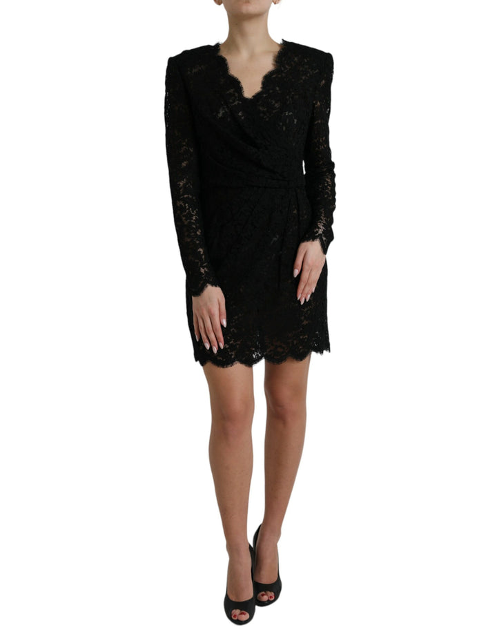 Elegant black mini dress made of floral lace