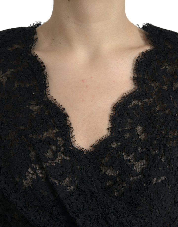 Elegant black mini dress made of floral lace