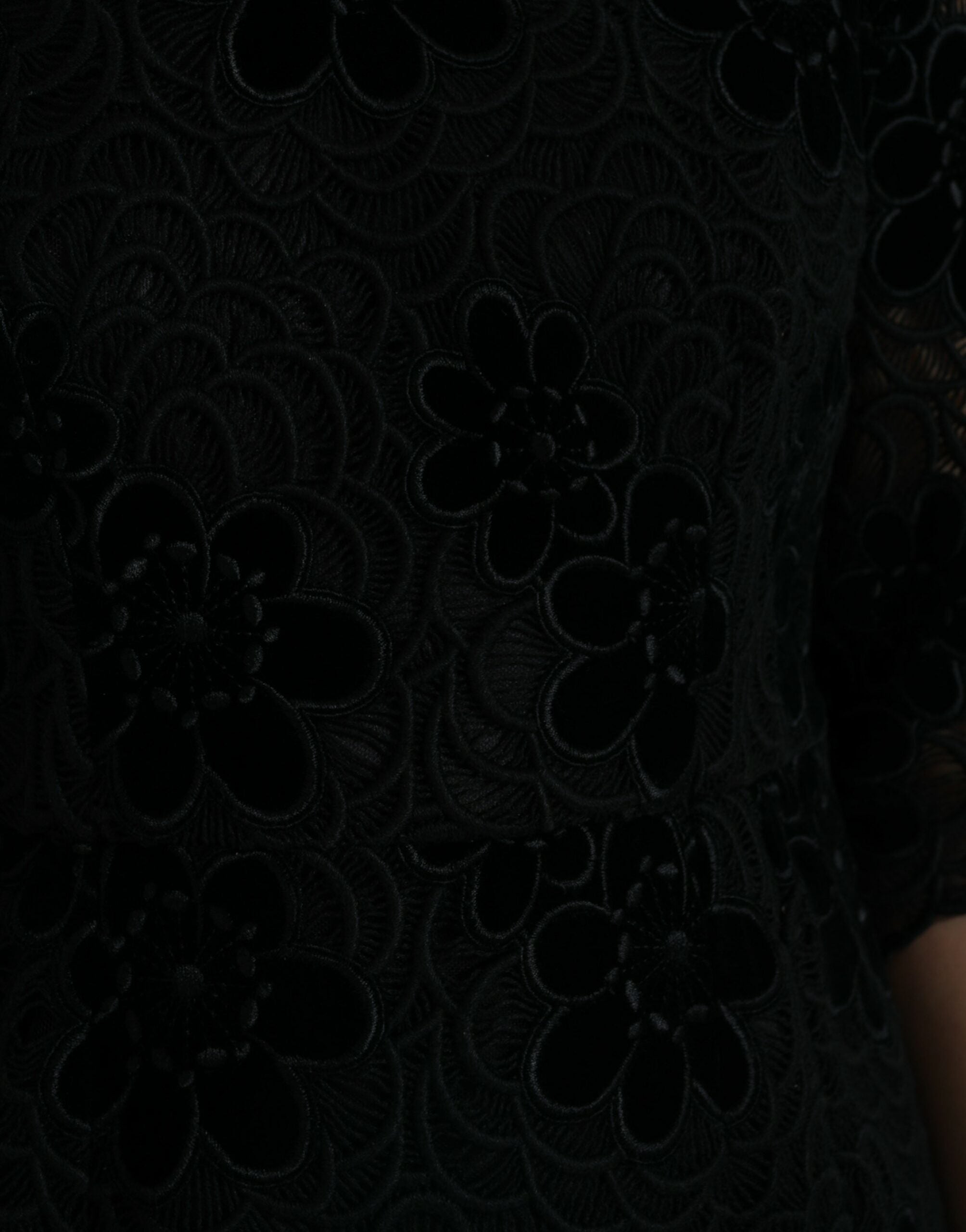 Elegant sheath dress with floral lace